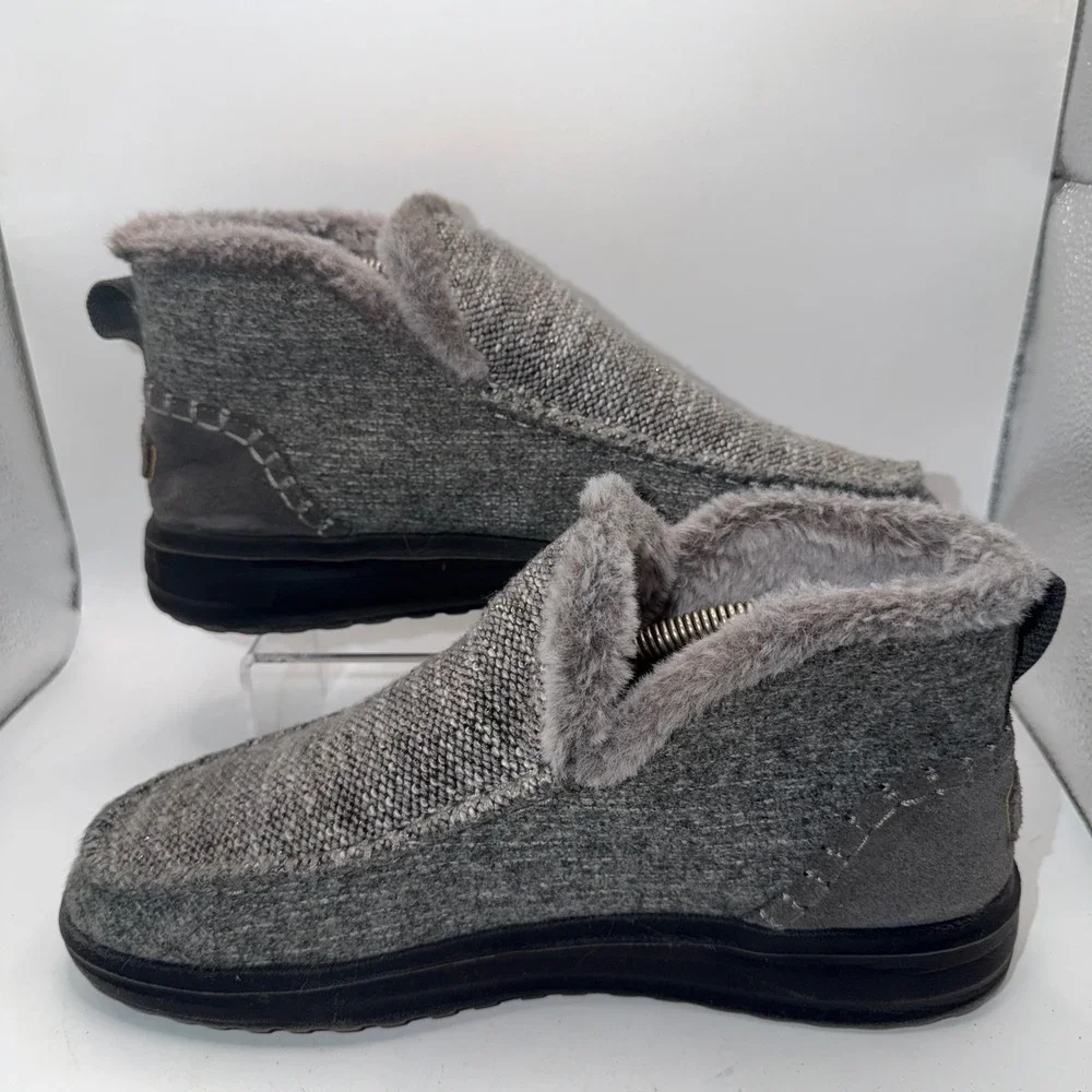 Hey Dude Denny Tweed Sleet Gray Women's Size 8 Fur Ankle Booties Boots Slip On - Picture 2 of 9